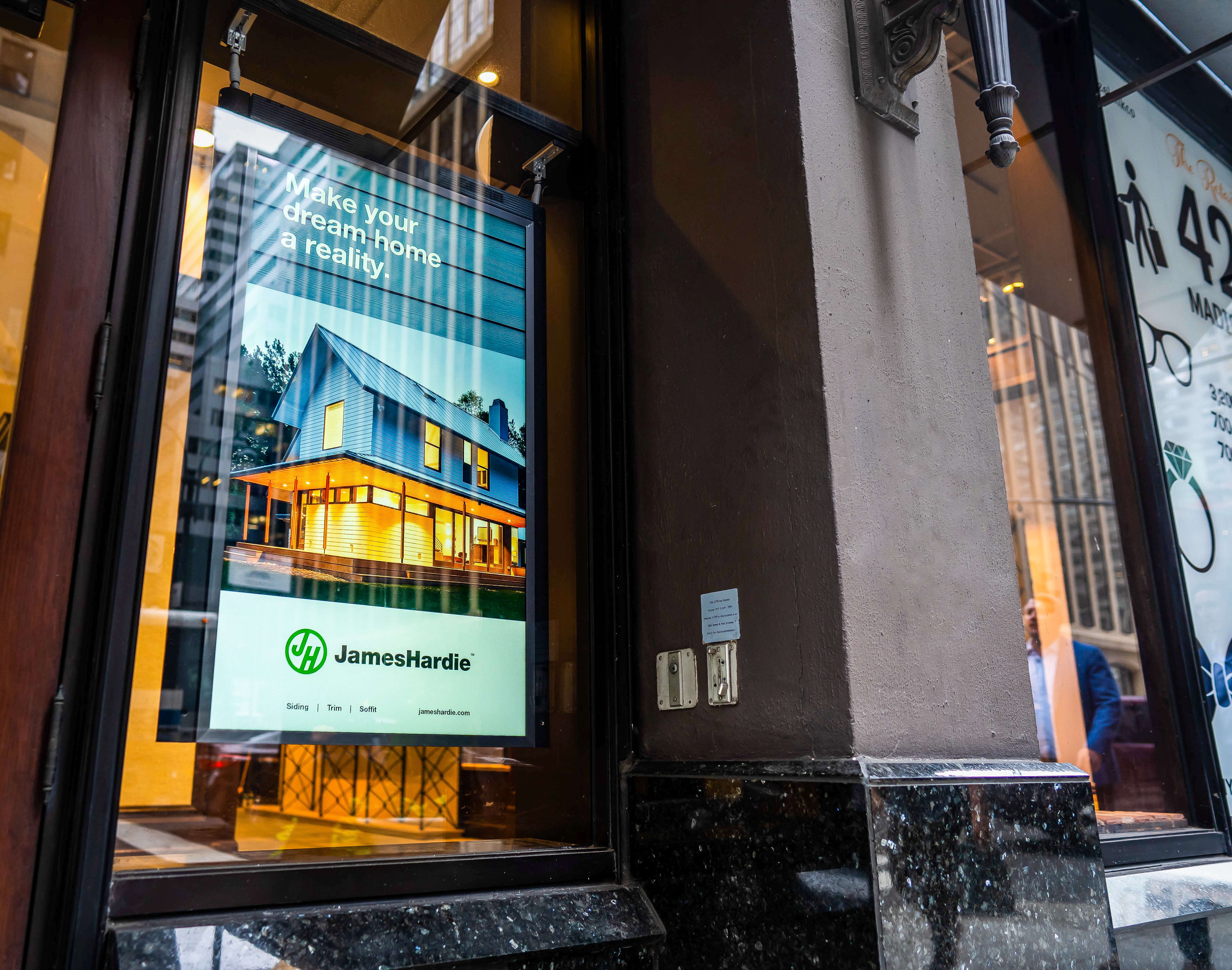 DOOH Builds Trust and Visibility for Real Estate Brokerages